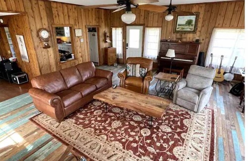 Jeddo Other | The Baugh Farm-Country Living near ATX