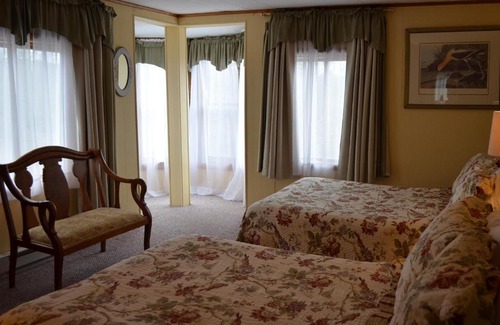 Purling Bed & Breakfast | The Bavarian Manor Hotel