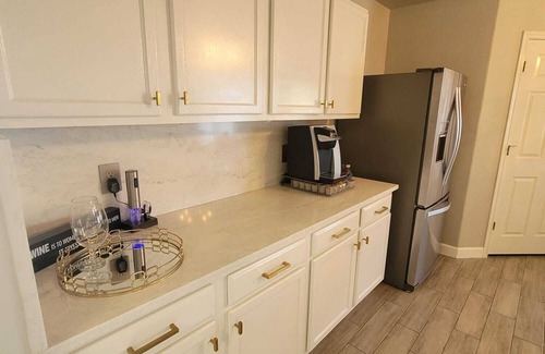San Antonio House | The Baxter Station is your next stop!
