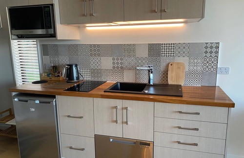 Cape Foulwind Cabin | The Bay House Beachfront Accommodation