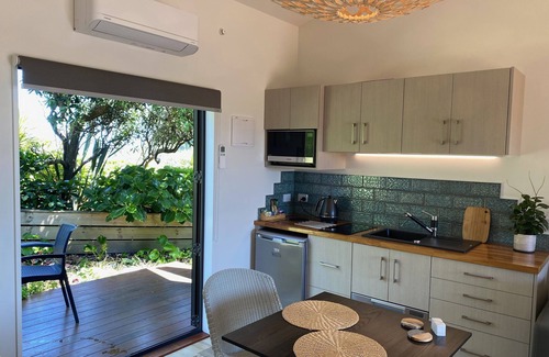 Cape Foulwind Cabin | The Bay House Beachfront Accommodation