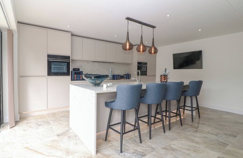 Benllech Cottage | THE BAY, pet friendly, country holiday cottage in Benllech