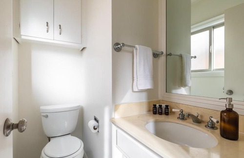 Central Mission Beach Apartment | The Bay View Units by AvantStay