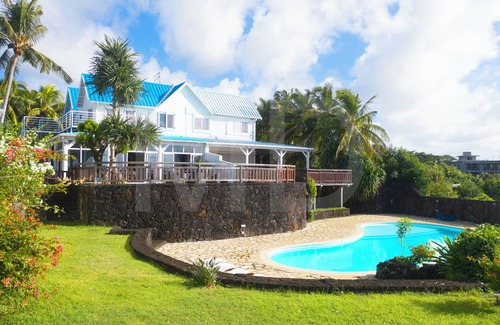 Trou d'Eau Douce House | The Bay Villa 10 minutes by boat from Ile aux Cerfs