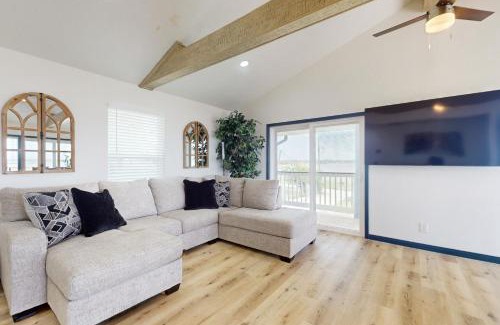 Barrett House | The Baytown Getaway