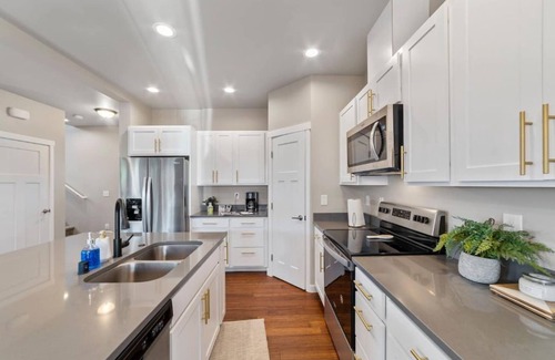 Birch Bay House | The Baywatch, a stones throw to Cottonwood Beach.
