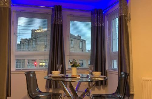 Kirkcaldy Apartment | The Beach Apartment, near Outlander location