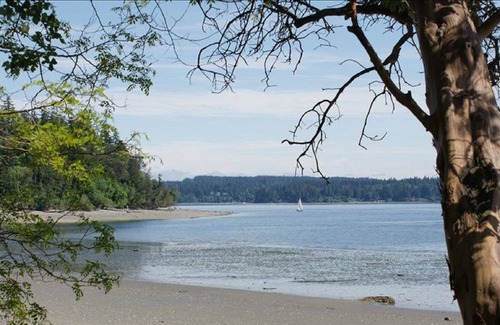 Poulsbo Cabin | The Beach Cabin on Northeast Geoduck Cove Lane