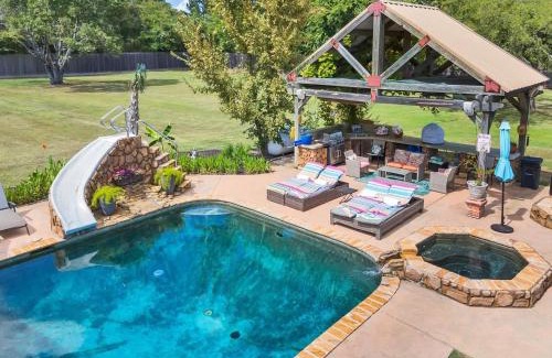 Canton House | The Beach Comber