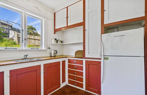 Wellington Region House | The Beach Cottage - Paekakariki Holiday Home