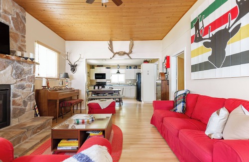 Killaloe Cottage | The Beach Cottages: 3 Cottages + 1 Bunkie, Perfect for Multi-Family Fun!
