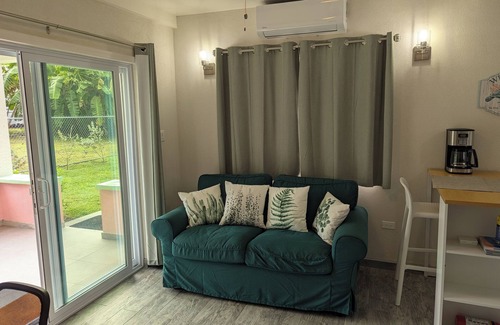 Runaway Bay Apartment | The beach, golf, everything close to our breezy, quiet, comfortable apartments.