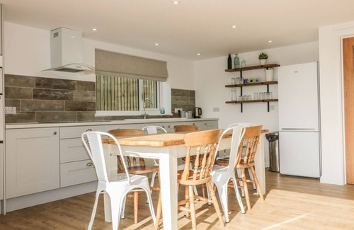 Perranporth House | THE BEACH HALT, family friendly, with a garden in Perranporth