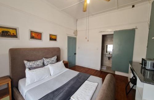 Quigney Beach House | The Beach Hide