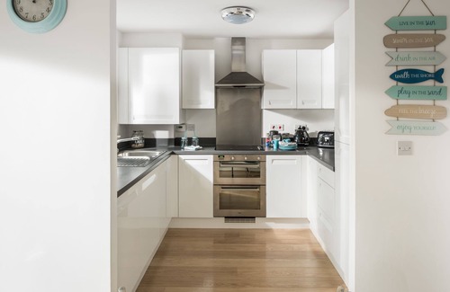 Camber Cottage | The Beach House - a cottage that sleeps 6 guests in 3 bedrooms