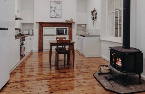 Port Macdonnell House | The Beach House at Port McDonnell foreshore