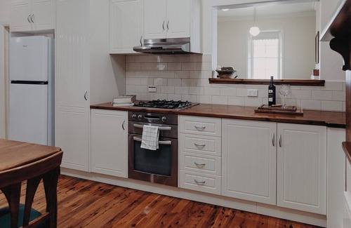 Port Macdonnell House | The Beach House at Port McDonnell foreshore