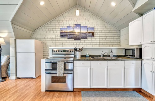 Mid-Coast and Islands Apartment | The Beach House Bailey Island Maine