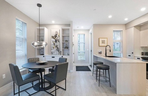 Regional District of Nanaimo House | The Beach House - Duplex with Pool in Sunny Parksville at Rathtrevor beach