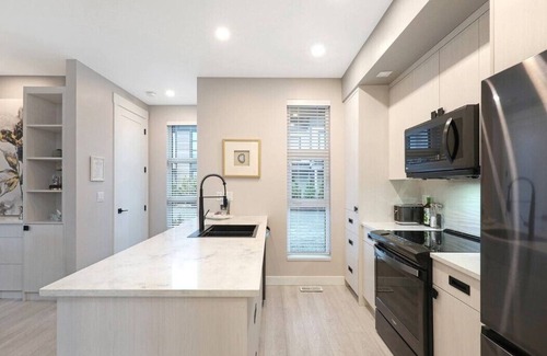 Regional District of Nanaimo House | The Beach House - Duplex with Pool in Sunny Parksville at Rathtrevor beach