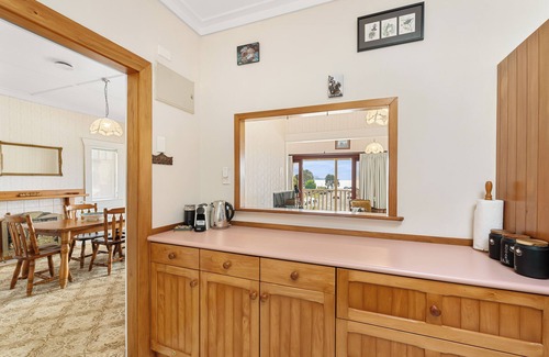 Paihia House | The Beach House - Paihia Holiday Home