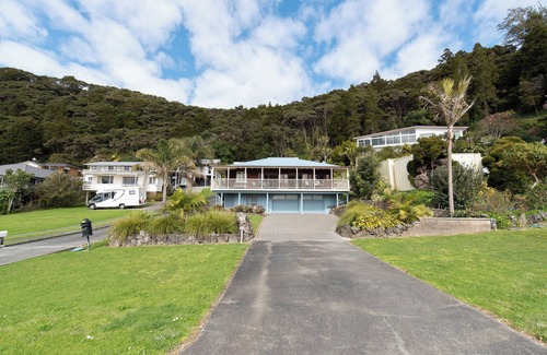 Paihia House | The Beach House - Paihia Holiday Home