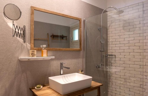 Skaloma Villa | The Beach House, Skaloma