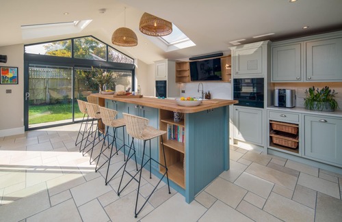 Bembridge House | The Beach House - sleeps 8 guests in 4 bedrooms