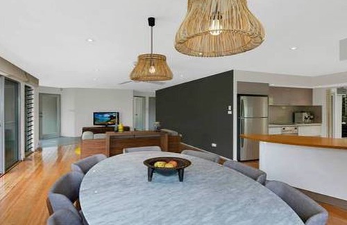 Bateau Bay House | THE BEACH HOUSE SPA RETREAT