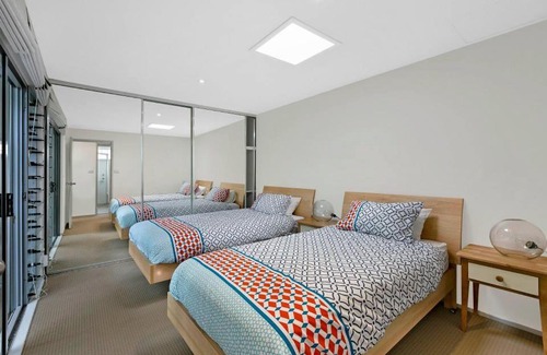 Bateau Bay House | The Beach House Spa Retreat