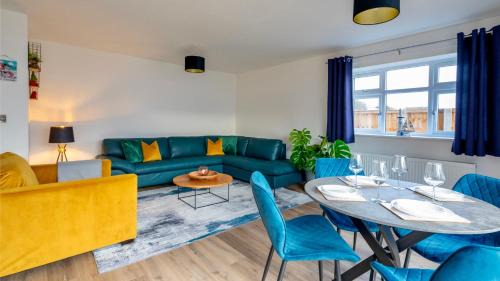 Kinmel Bay House | The Beach House with Balcony North Wales