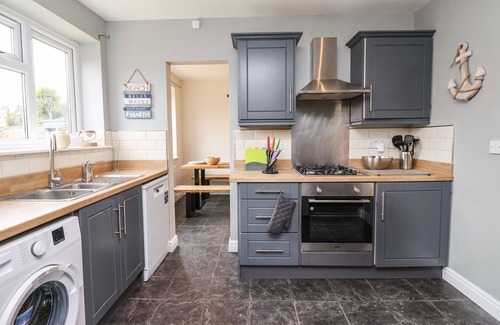 Hornsea Cottage | THE BEACH HUTS, pet friendly, with a garden in Hornsea