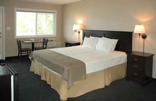 Munising Hotel | The Beach Inn Motel