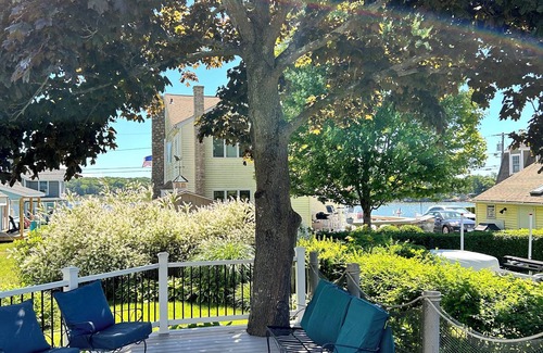 Niantic House | The beach is waiting.