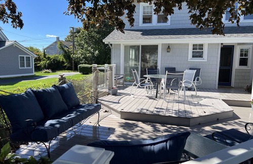 Niantic House | The beach is waiting.