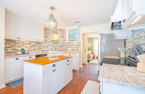 Pensacola House | The beach life is calling at this beautiful pool home. nPerdido Fl
