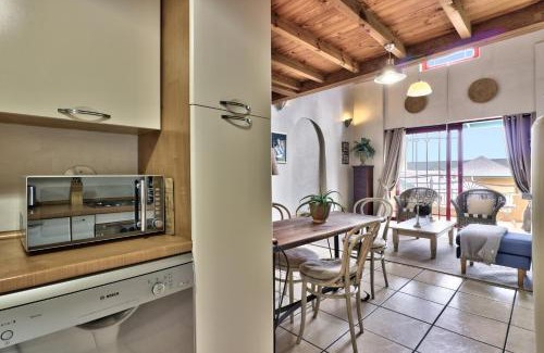 Scott Estate Apartment | The Beach Loft