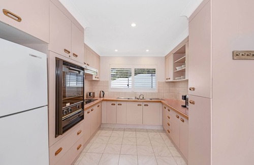 Avoca Beach Apartment | The Beach Nook - Close To Beach
