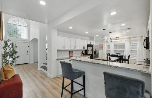 Plano Apartment | The Beach Oasis In Dallas, Pool & Sauna