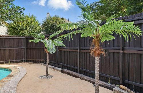 Plano Apartment | The Beach Oasis In Dallas, Pool & Sauna