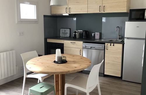 Nevez Apartment | The beach on foot, new, small terrace for 2 people.