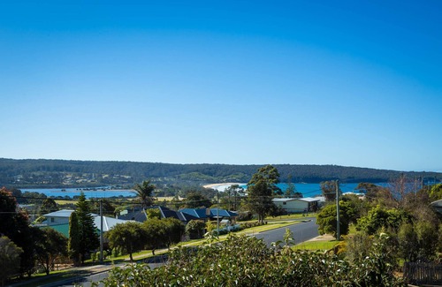 Eden Apartment | The Beach Retreat Eden 3 bedroom pet friendly apartment - 5+ night