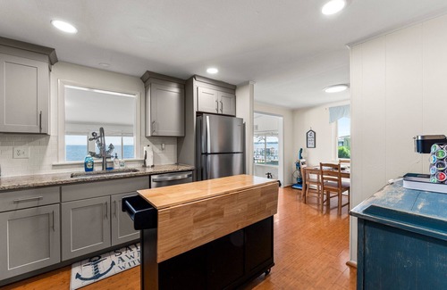Mount Holly House | The Beach Retreat is a cozy beach Villa with Hottub overlooking a private beach.