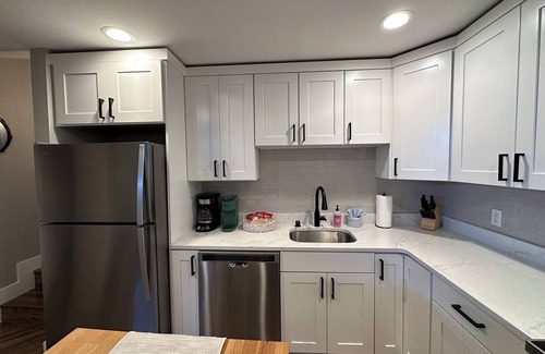Birch Bay Condo | The Beach Retreat-Stylish 2-bedroom view condo in Birch Bay