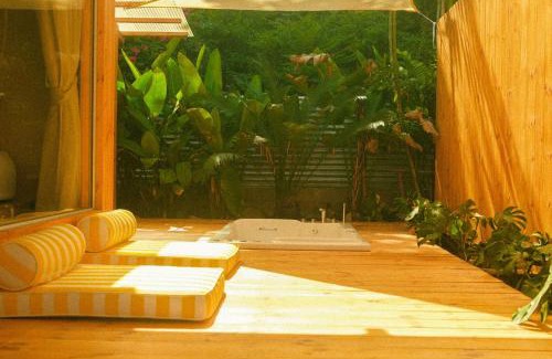 Haad Ta Waen Bed & Breakfast | The Beach Road cabin kohlarn