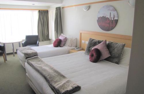 Tahunanui Hotel | The Beachcomber Hotel