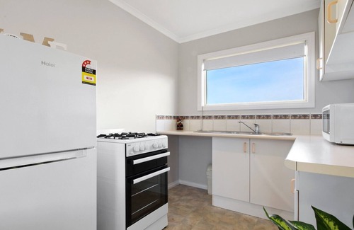 Lakes Entrance Cottage | The Beaches on Lakes Cottage - Lakes Entrance