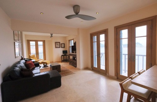 Myrina Apartment | The Beachfront Villa (1st Floor 3 Bed Apartment)