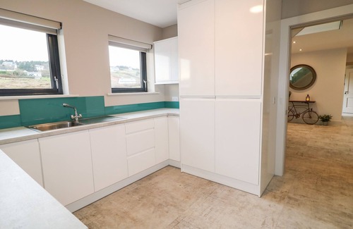 Gortahork Cottage | THE BEACHHOUSE, pet friendly in Gortahork, County Donegal