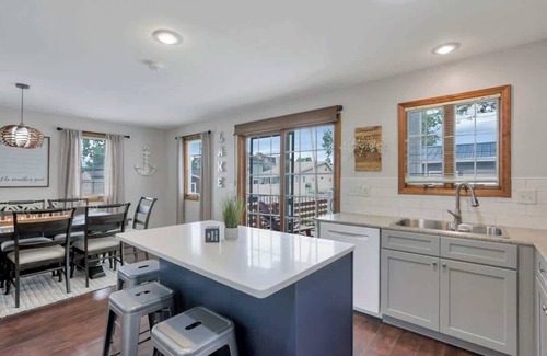 Buckeye Lake House | The Beacon-Buckeye Lake+Hot Tub